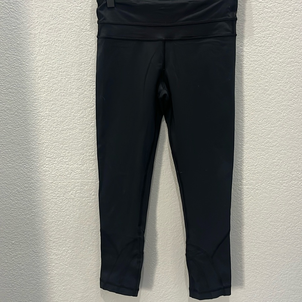 Lululemon black legging size 4